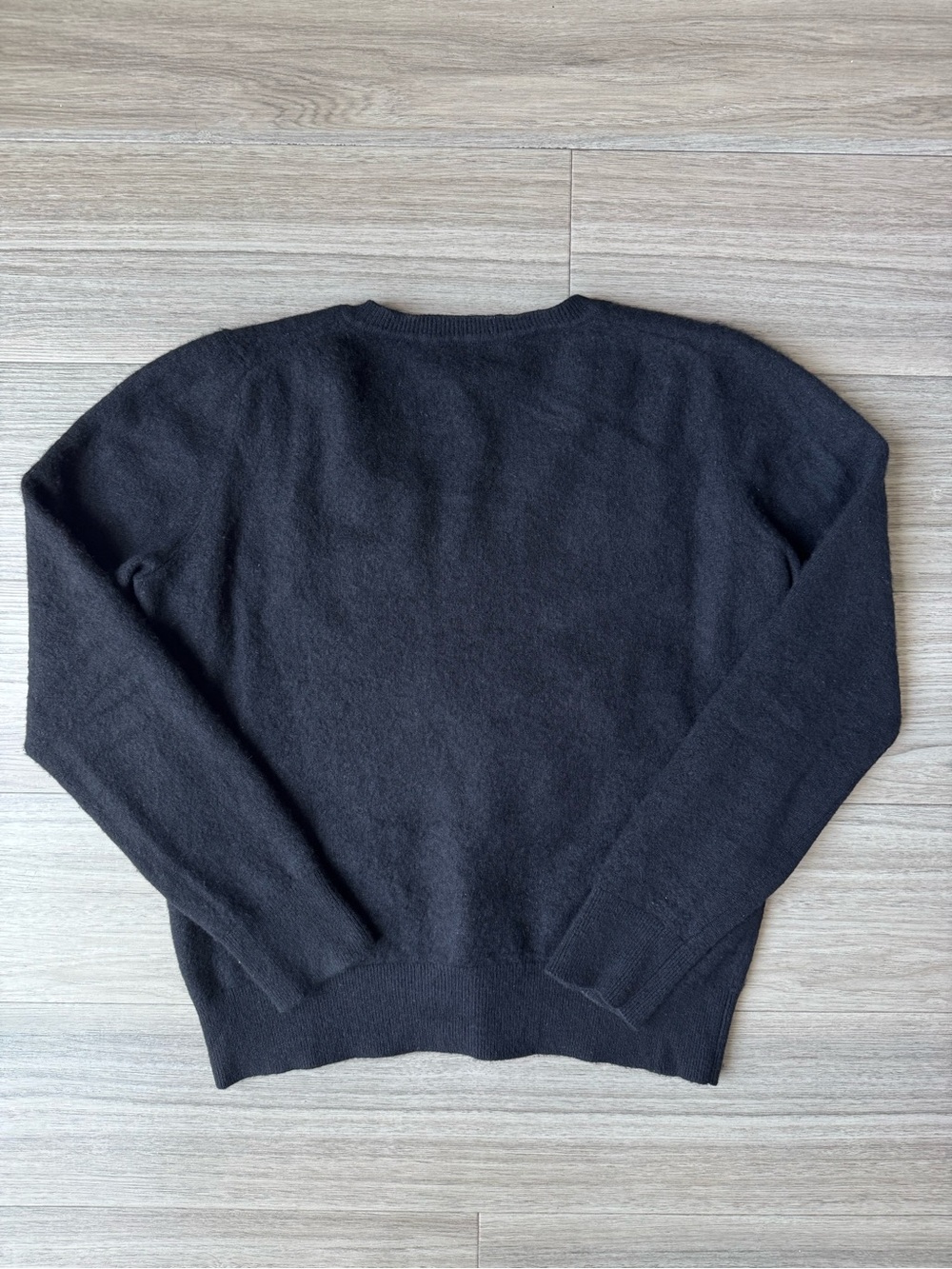 Quince Black Mongolian Cashmere V-Neck Sweater Size Small - Picture 6 of 9